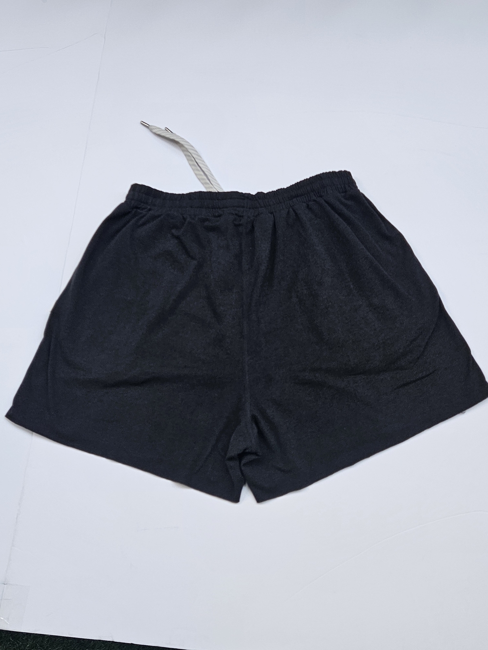 Vuori DreamKnit Boyfriend Shorts Black Heather Women's Size S Raw Hem VW3007 - Picture 2 of 11